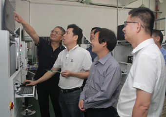 國家產業基礎專家委員會專家、尋找中國制造業隱形冠軍編委會到我司考察指導